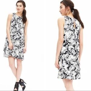 💙SALE 3/$25 Banana Republic FLORAL dress black white scatter dress 2